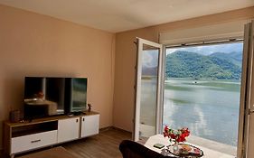 Lakeside Harmony Apartment