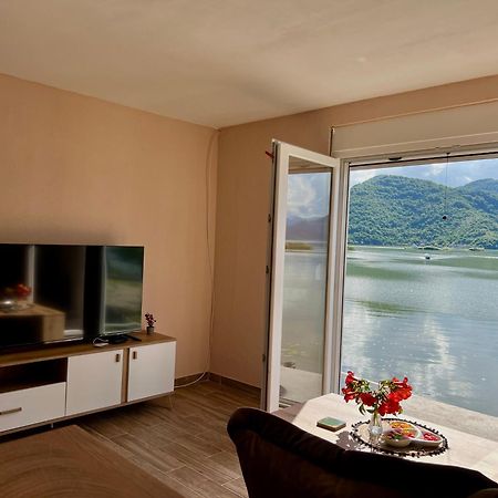 Lakeside Harmony Apartment Golubovci Extérieur photo