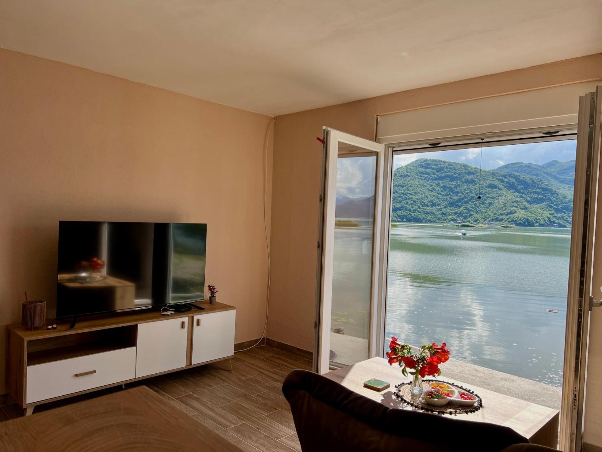 Lakeside Harmony Apartment Golubovci Extérieur photo