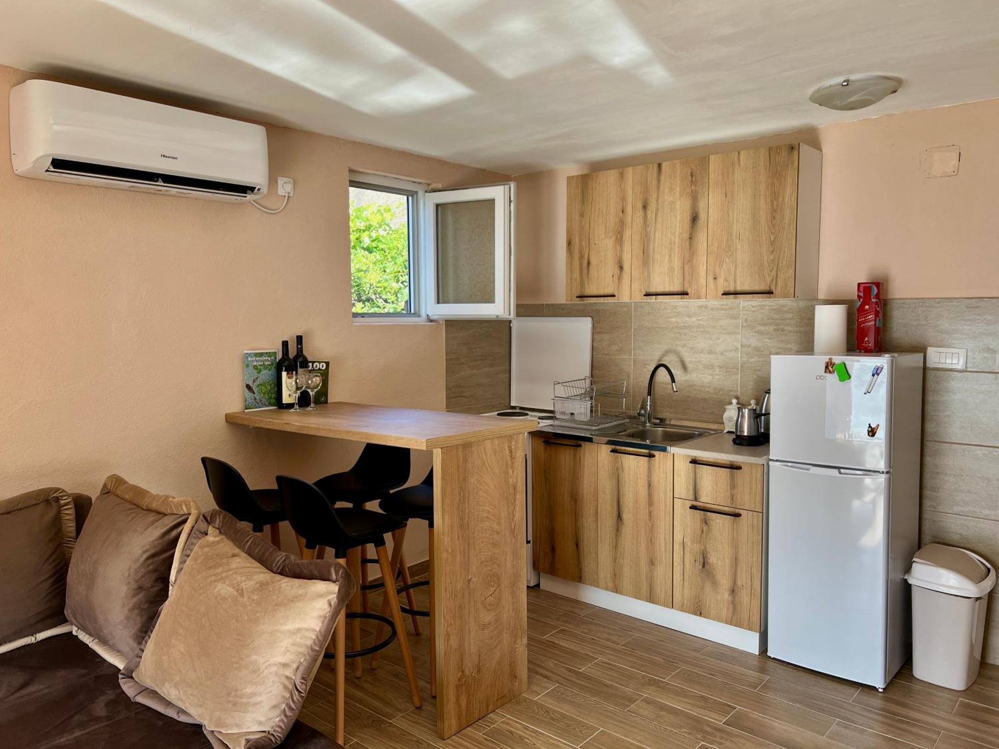 Lakeside Harmony Apartment Golubovci Extérieur photo