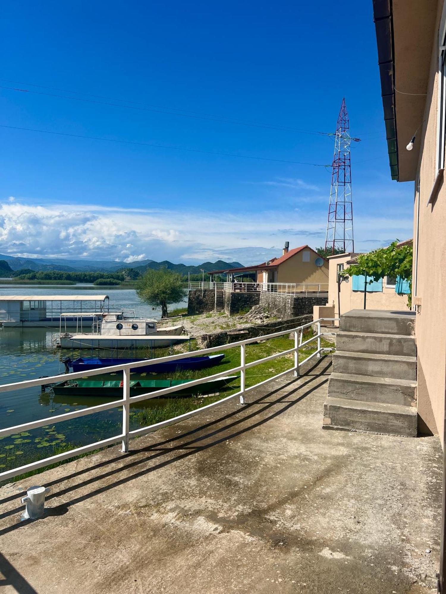 Lakeside Harmony Apartment Golubovci Extérieur photo