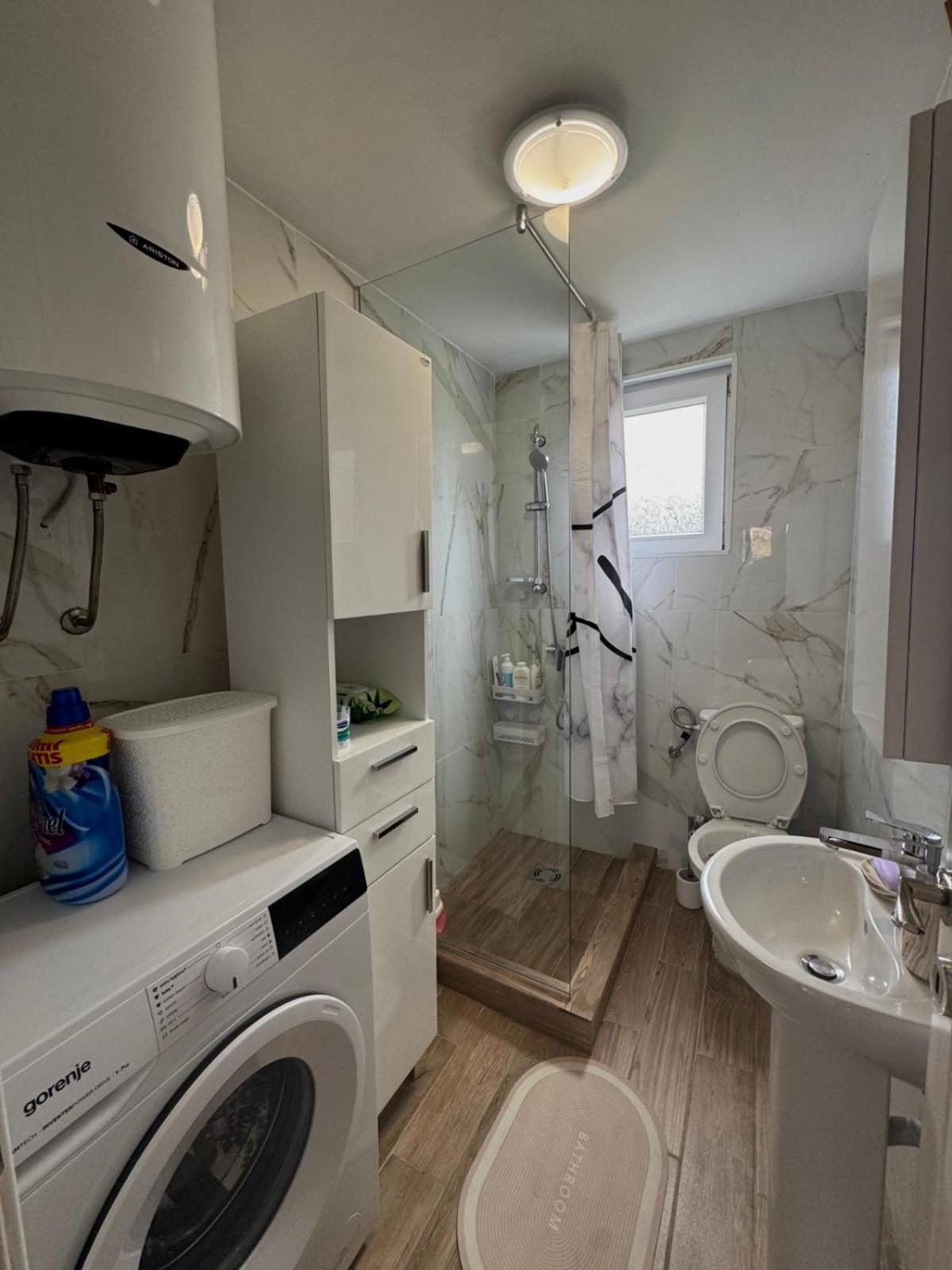 Lakeside Harmony Apartment Golubovci Extérieur photo