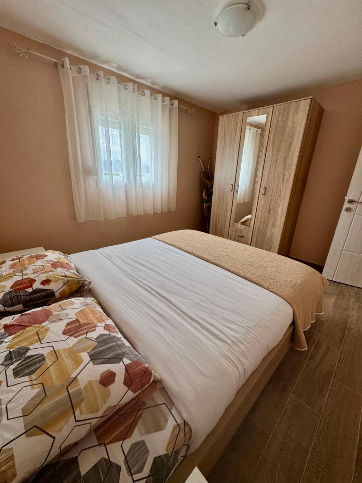 Lakeside Harmony Apartment Golubovci Extérieur photo