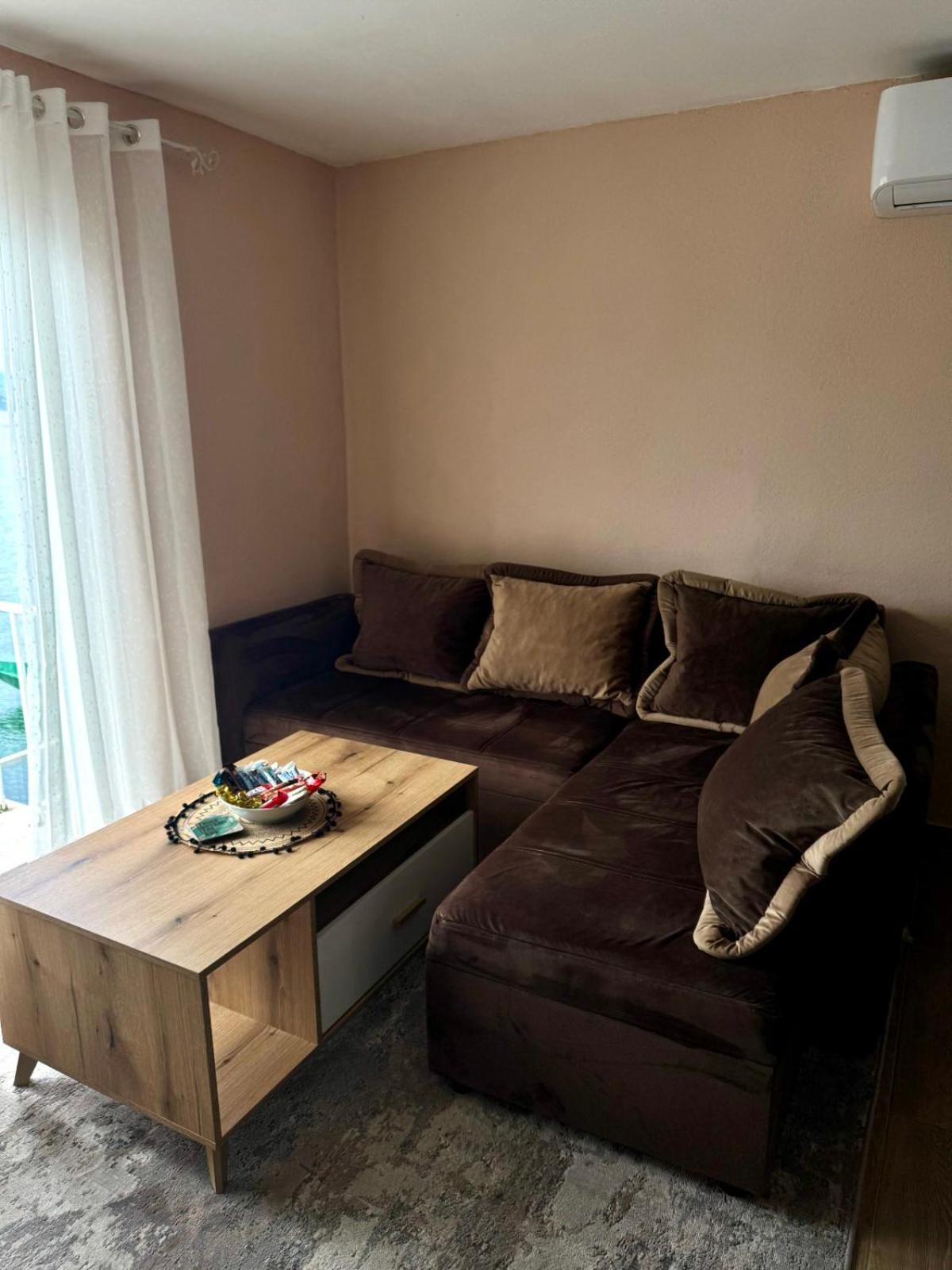 Lakeside Harmony Apartment Golubovci Extérieur photo